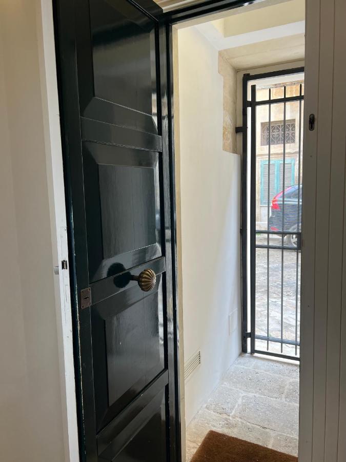 Li Turnisi Apartment Lecce Esterno foto