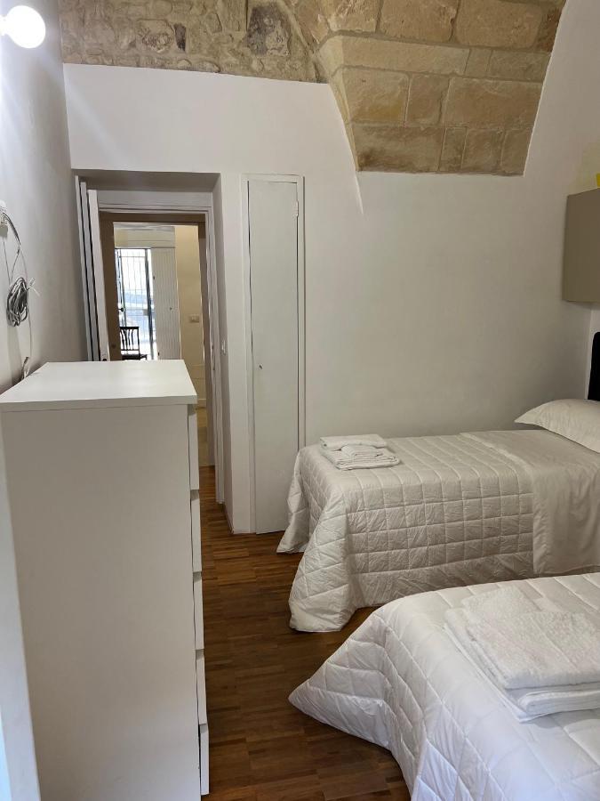 Li Turnisi Apartment Lecce Esterno foto